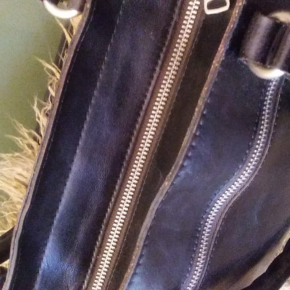Patricia Nash Black and White crossbody Bag. Has not been used same condition. - Picture 8 of 9